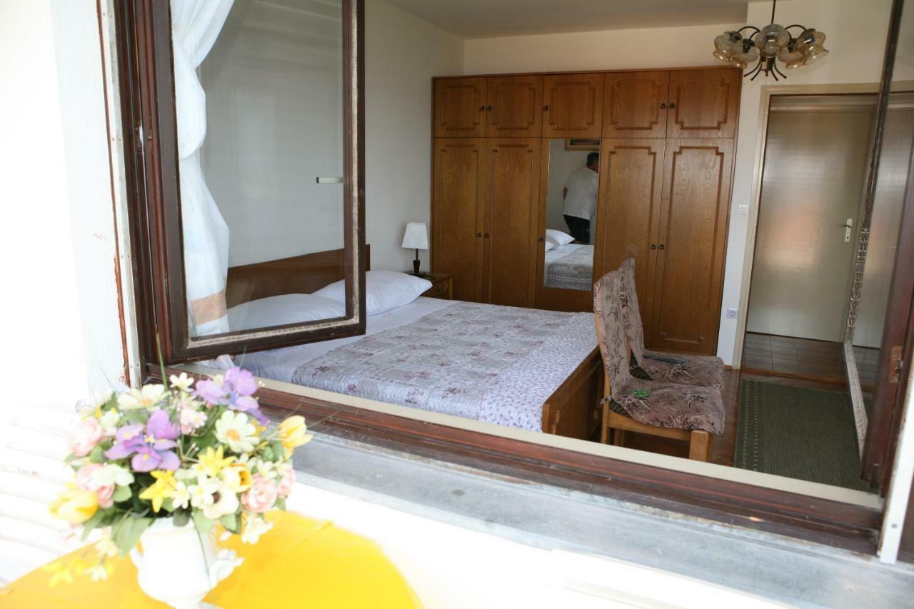 Rooms And Apartments Kurtovic Donji Seget Eksteriør bilde
