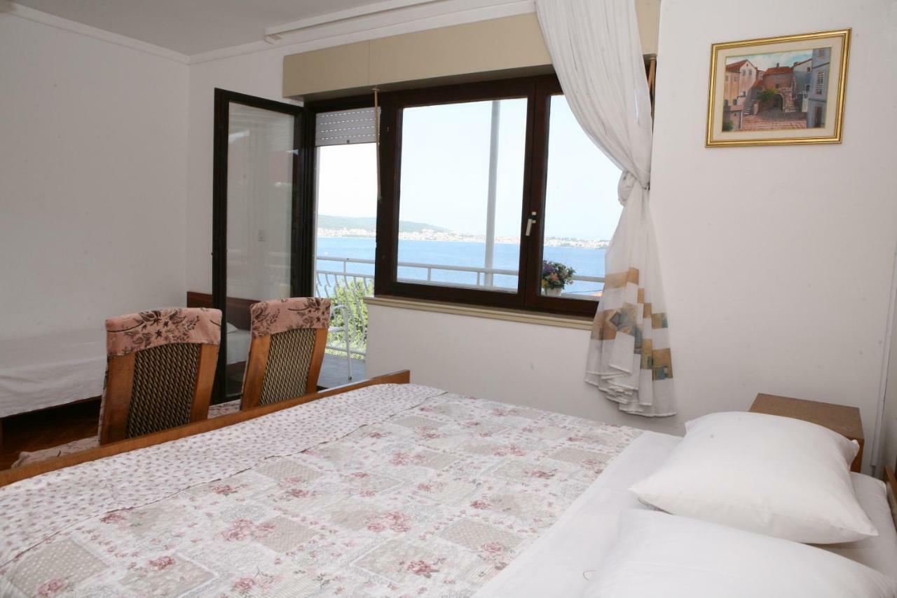 Rooms And Apartments Kurtovic Donji Seget Eksteriør bilde